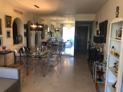 Sal&oacute;n
